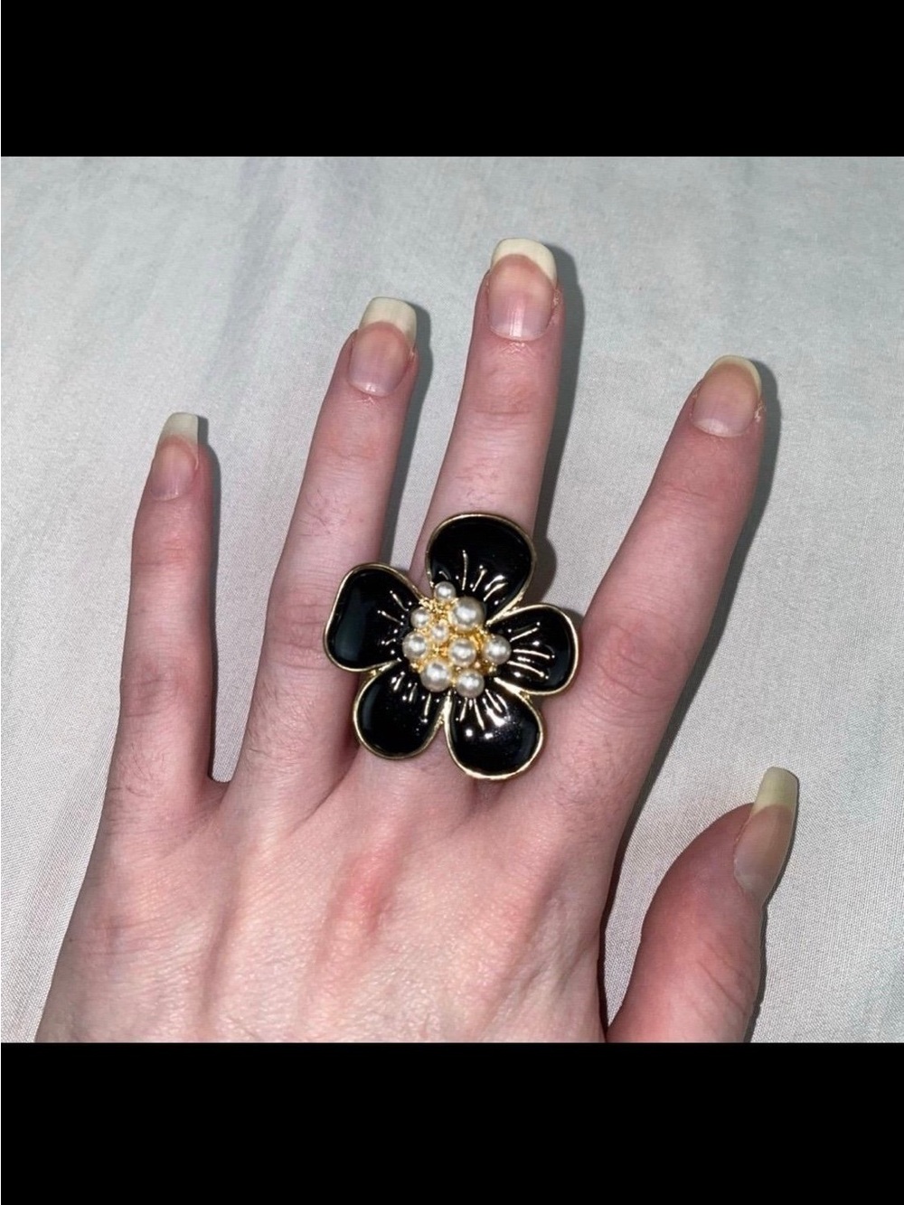 NEW Black Flower Ring